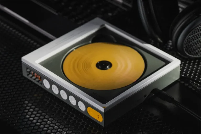 Moondrop Discdream 2 lifestyle photo