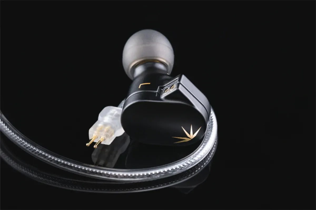 Moondrop Chu 2 earbuds product photo