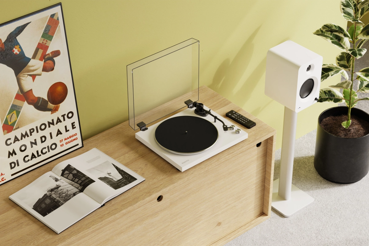 Kanto OBI3 turntable in matte white product photo white background
