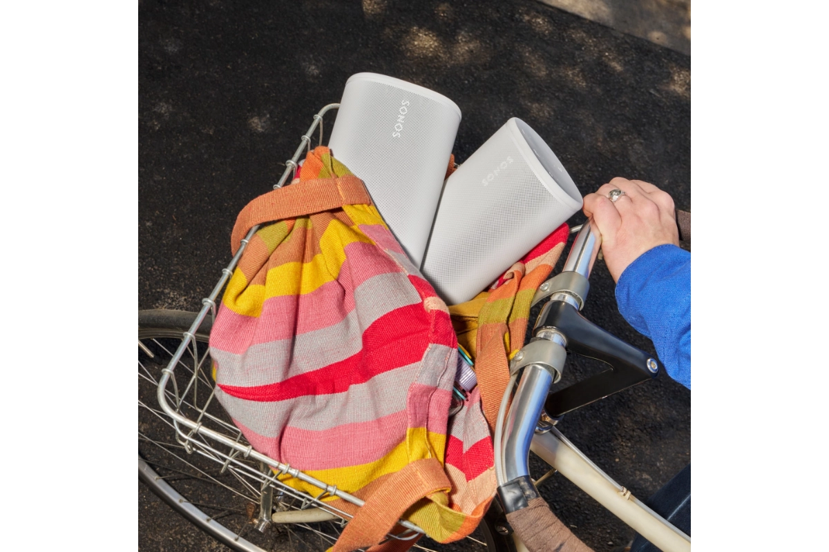 Two Sonos Play speakers in a bike basket